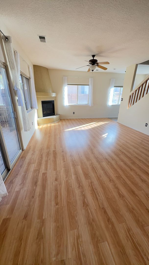 Building Photo - Great Home Near La Cueva