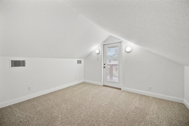 Building Photo - 4605 Harmon Ave