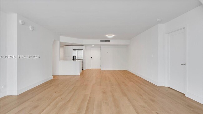 Building Photo - 555 NE 34th St