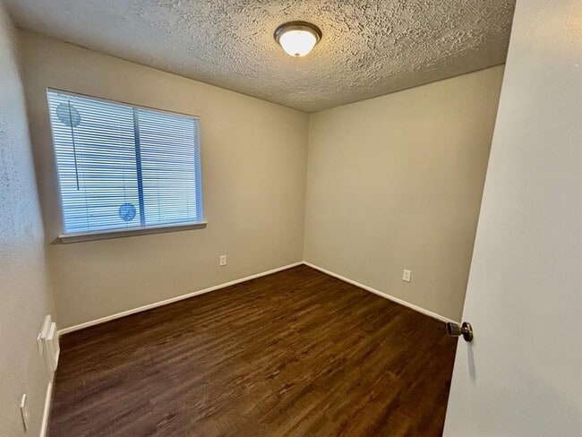Building Photo - 9219 Goodmeadow Dr