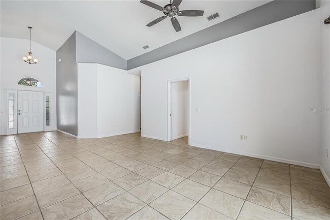 Building Photo - 520 Hollinghead Loop