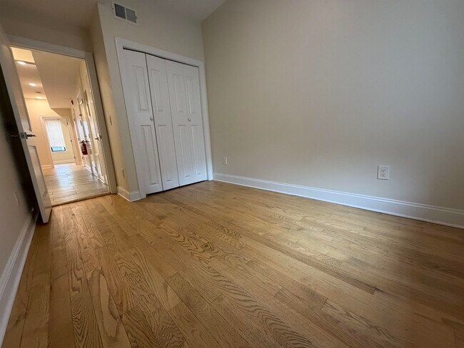 Building Photo - 84 Van Wagenen Ave