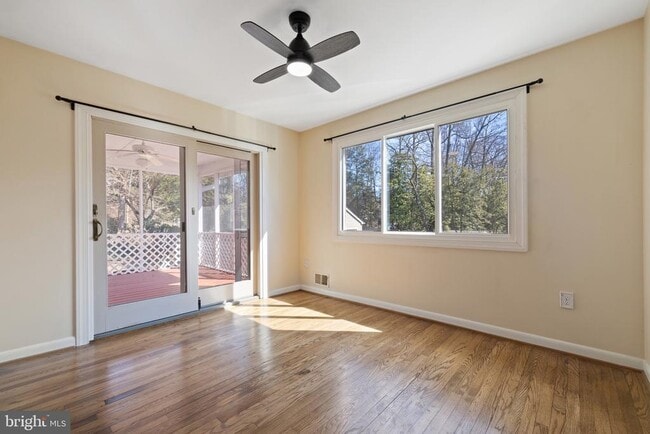 Building Photo - 1032 Pinecrest Dr