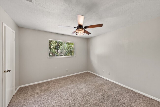 Building Photo - 8407 Barmby Ct