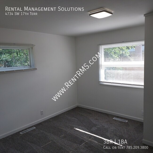Building Photo - 4734 SW 17th Terrace