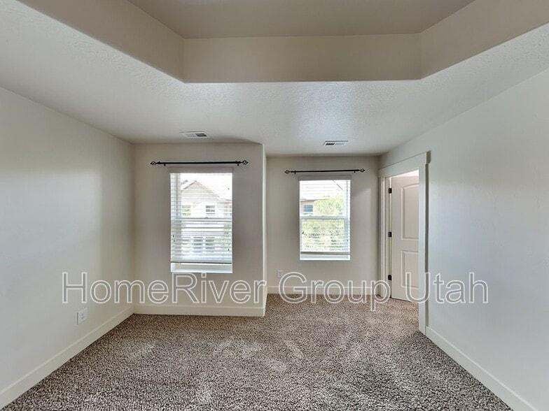 Building Photo - 713 Kirkbride Ave