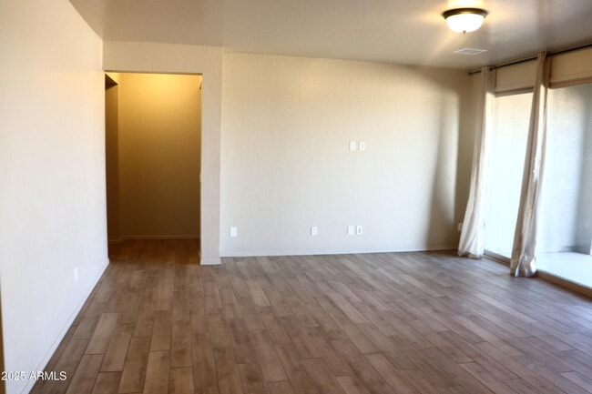 Building Photo - 1547 Middle Crk Ln