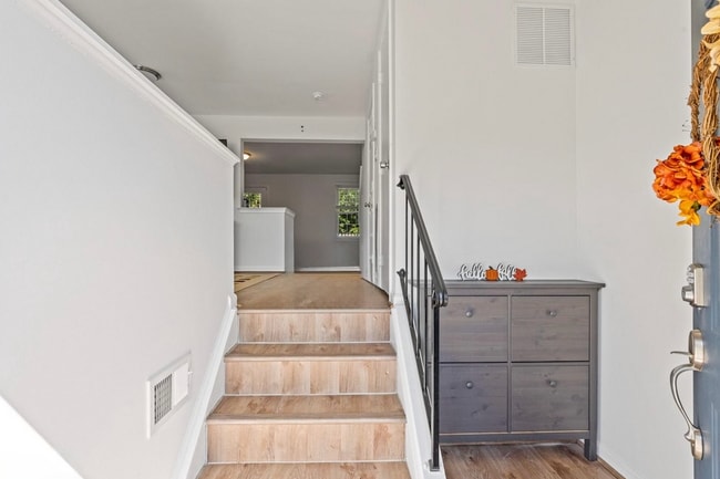 Building Photo - 1971 Darlington Loop