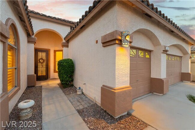 Building Photo - Amazing single story 3-bedroom home with A...