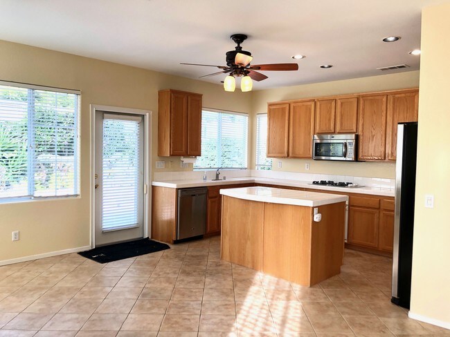 Building Photo - 1750 Nolina Ct