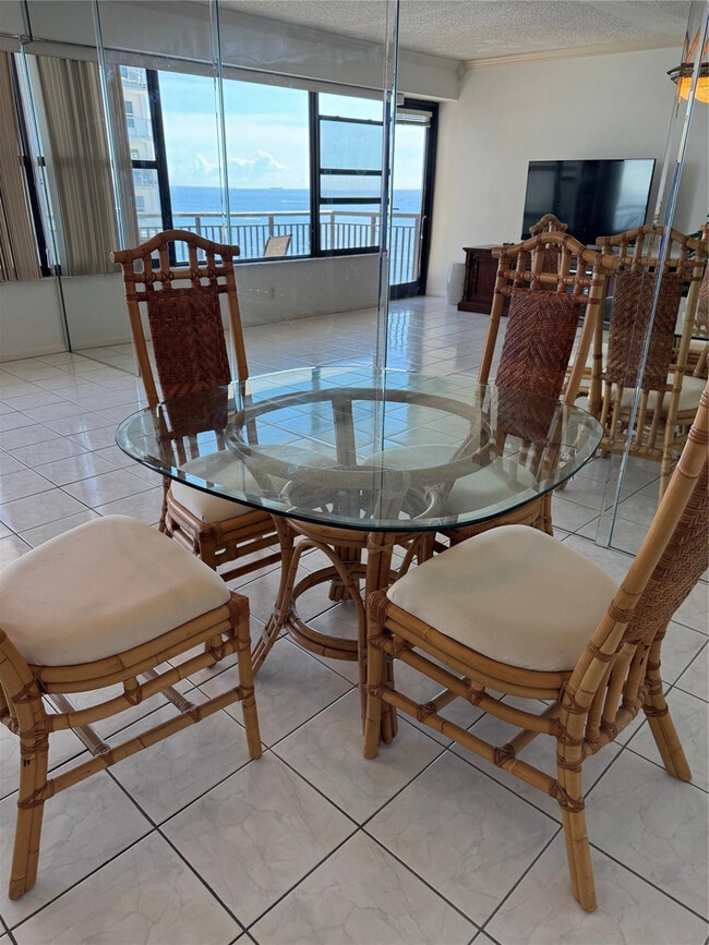 Building Photo - 3800 Galt Ocean Dr