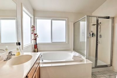 Building Photo - 218 Cerro Dr