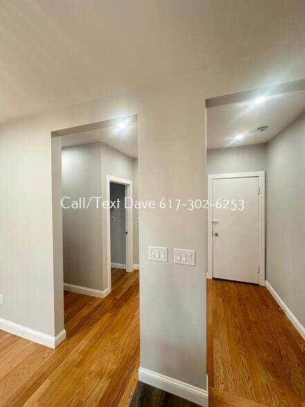 Building Photo - 4 Carol Ave