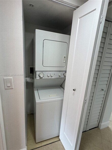 Building Photo - 2133 Renaissance Blvd