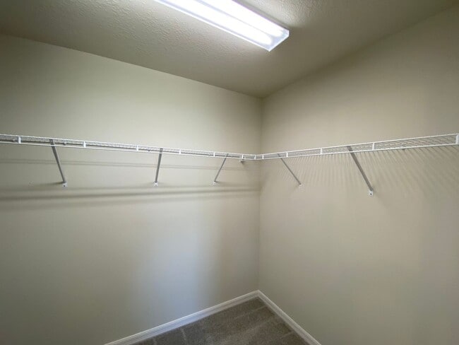 Building Photo - $700 off first month's rent! - Desirable Citrus Springs Neighborhood 3/2/2