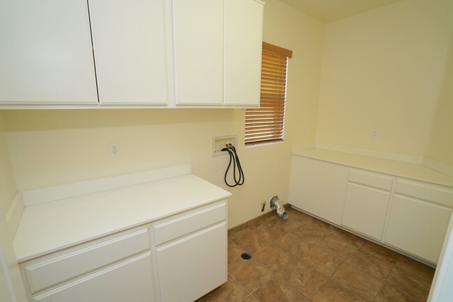 Building Photo - Creekside 4 Bedroom Home for Rent in Valen...