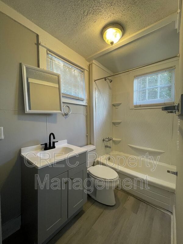 Building Photo - 45 Chapel St