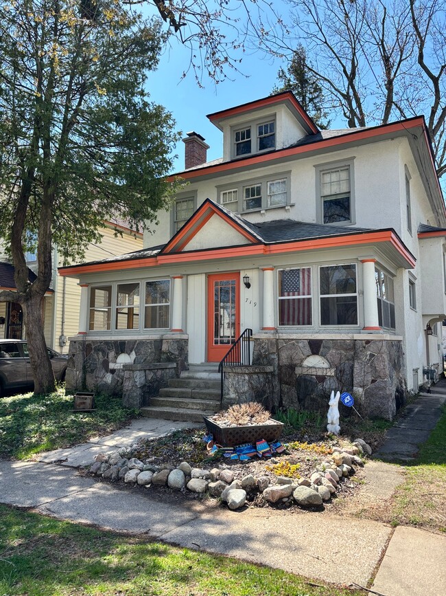 Building Photo - 719 Wheaton Ave