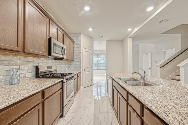 Building Photo - 25919 Aura Lake Ln