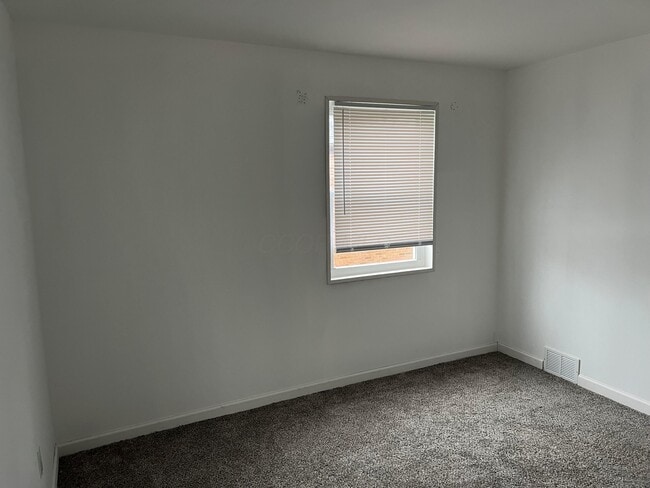 Building Photo - 50 N Hampton Rd