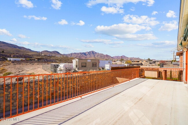 Building Photo - 6121 Byron St