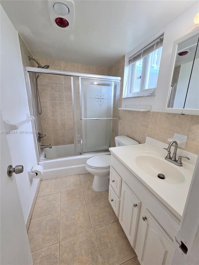 Building Photo - 981 Hillcrest Ct