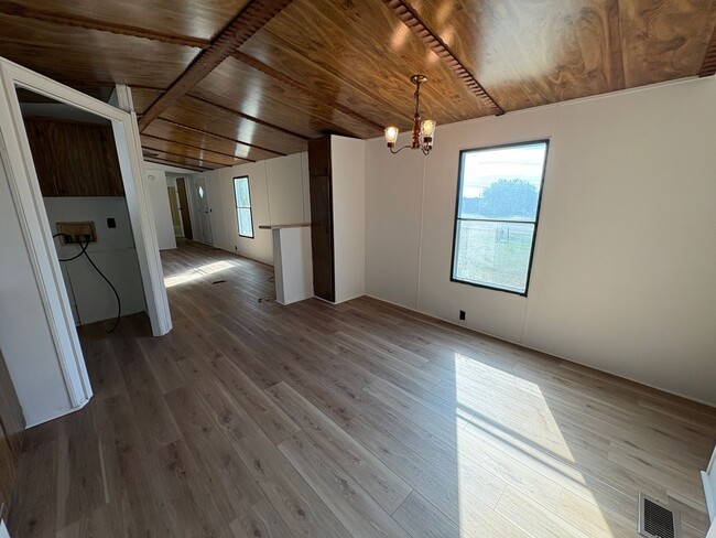 Building Photo - Two bedroom single wide on a private lot!