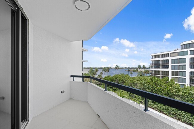 Building Photo - 3120 S Ocean Blvd