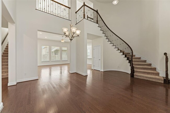 Building Photo - 5704 Monrovia Ln