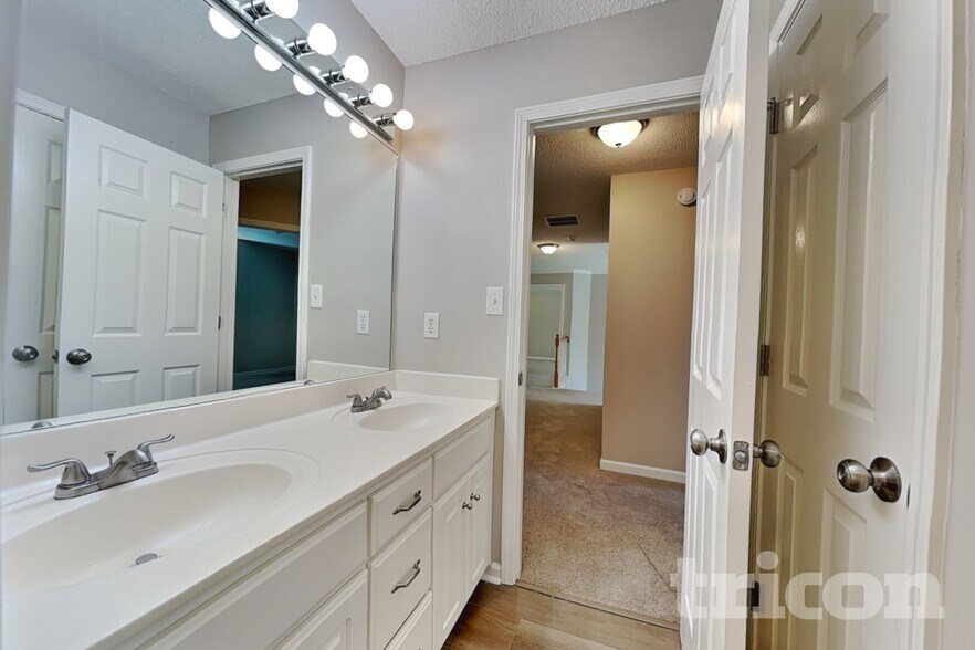 Building Photo - 4708 Tonkawa Bend