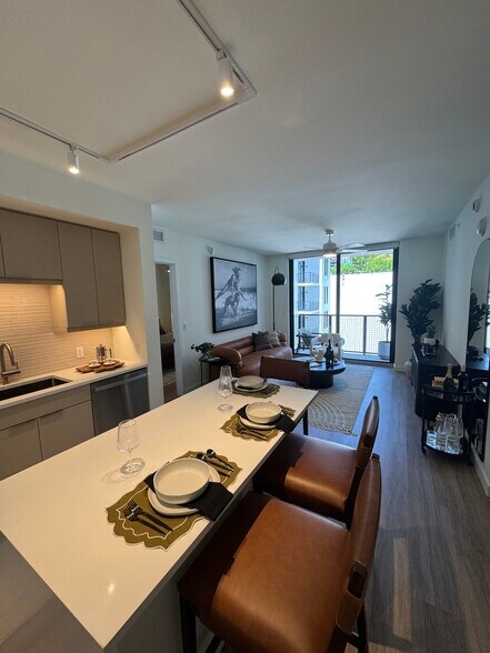 Primary Photo - 144 NW 32nd St