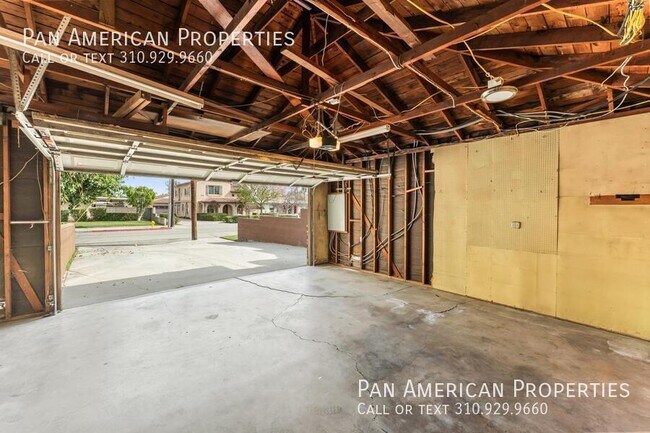 Building Photo - 1837 Mayflower Ave