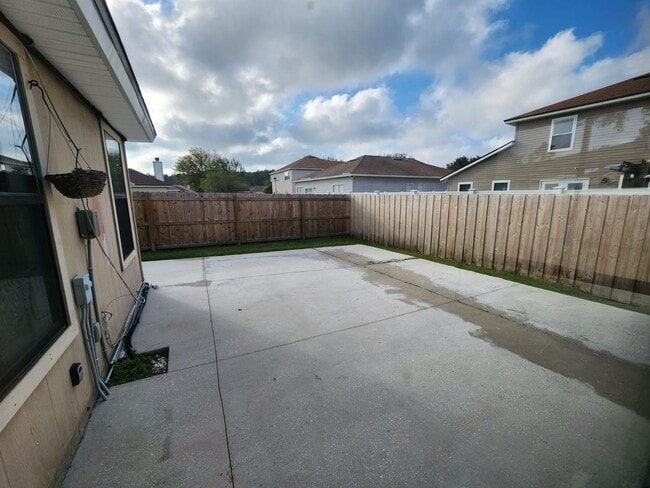 Building Photo - ***HOLIDAY SPECIAL NO RENT FOR DECEMBER*** Beautiful 4 bedroom 2 bath Home