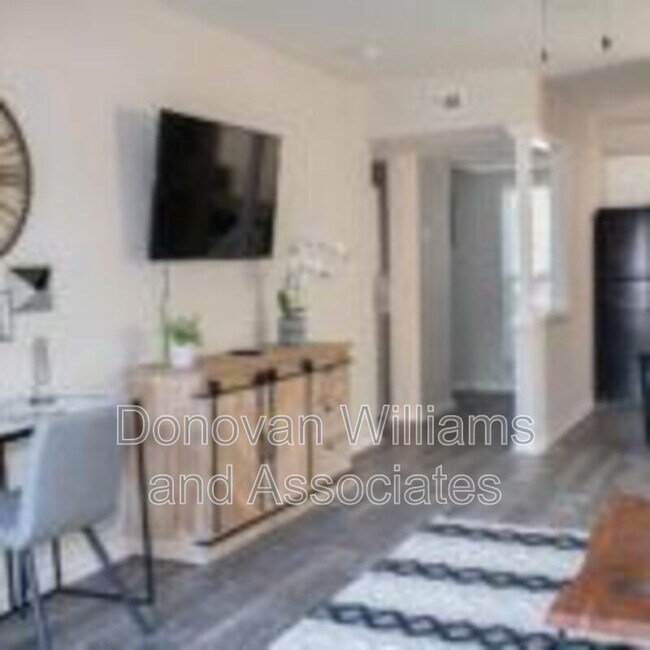 Building Photo - 2207 Kilborne Dr