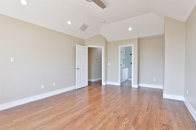 Building Photo - 1743 French Village Dr