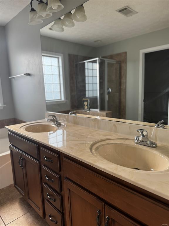 Building Photo - 9133 Saw Tooth Loop