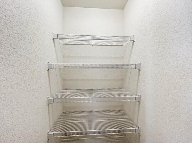 Building Photo - 1802 Honey Creek Ln