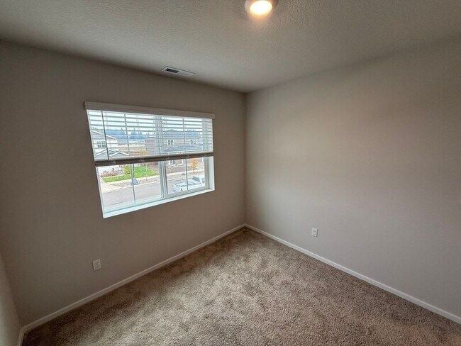 Building Photo - 4816 Apollo Ave