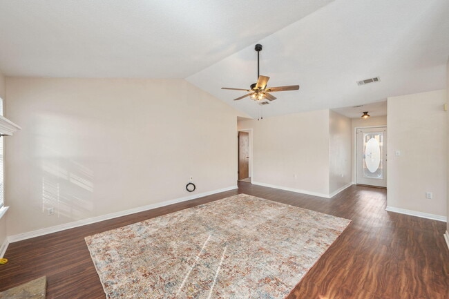 Building Photo - 423 Northview Ln