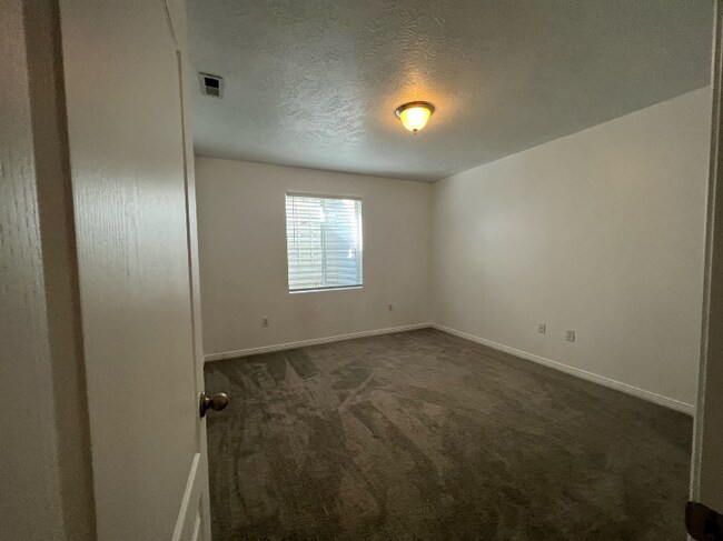 Building Photo - 7958 Big Sycamore Dr