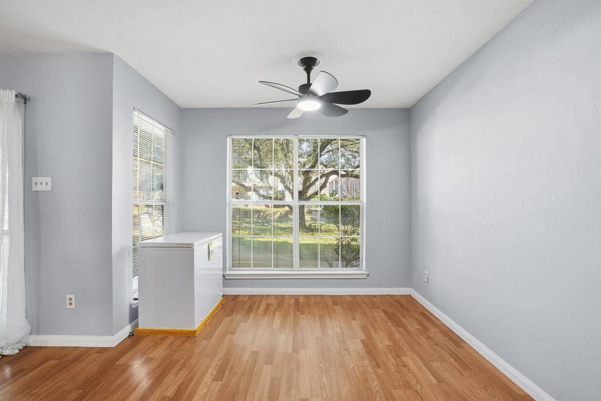 Building Photo - 2535 Wedglea Dr