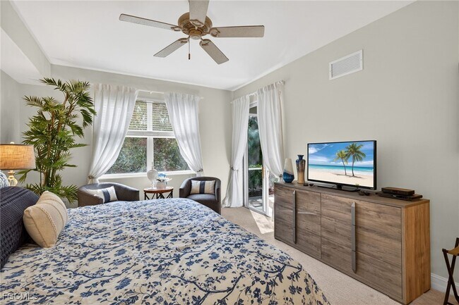 Building Photo - 2001 Tarpon Bay Dr N