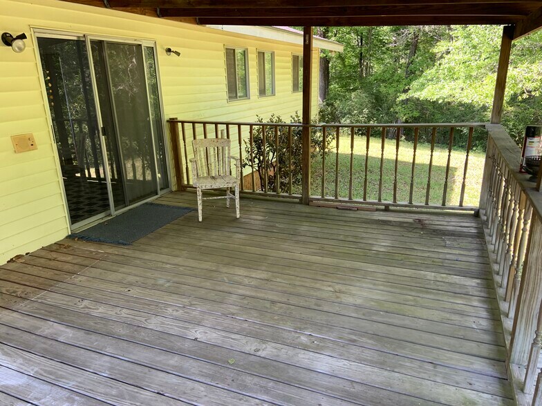 Building Photo - 56 Meadowlane Dr