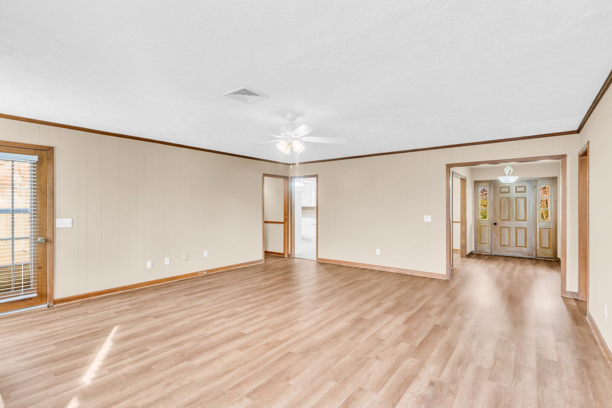 Building Photo - 341 Hickory Dr