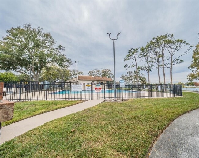 Building Photo - 2419 Rio Pinar Lakes Blvd