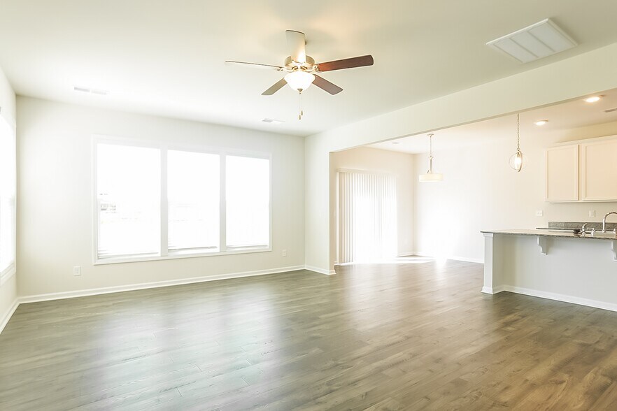 Building Photo - 581 Count Fleet Ct