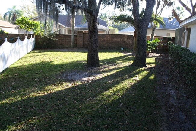 Building Photo - Beautiful 3 Bedroom two Bath