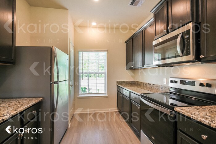 Building Photo - 10722 Hillside Creek Dr