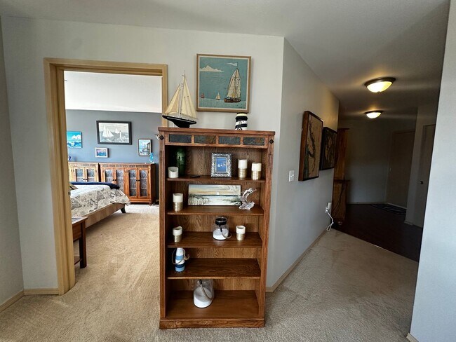 Building Photo - Fully Furnished Downtown Everett Condo wit...