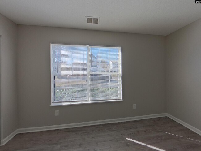 Building Photo - 172 Cherry Grove Dr